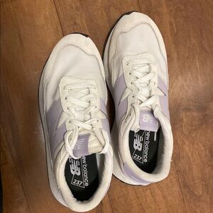 New Balance Women's White and Purple Sneakers // size 7